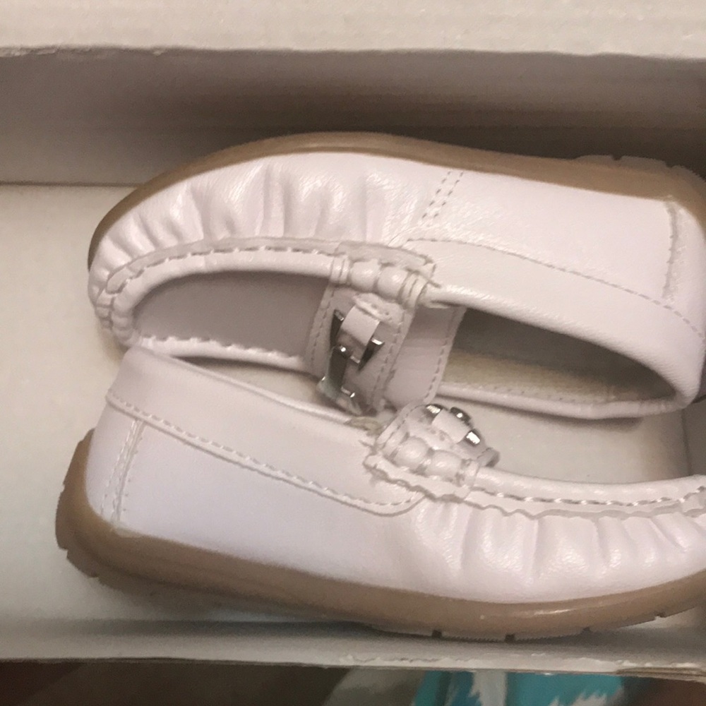 Casual shoes
